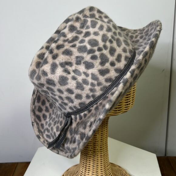 Women’s Eric Javits animal print fuzzy cowboy hat - Picture 3 of 5